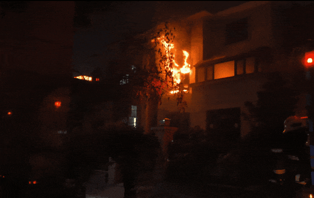 深夜，家中突發(fā)大火！“元兇”竟是窗簾？